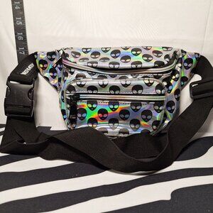Vibedration Fanny/Sling Pack Silver Alien Used